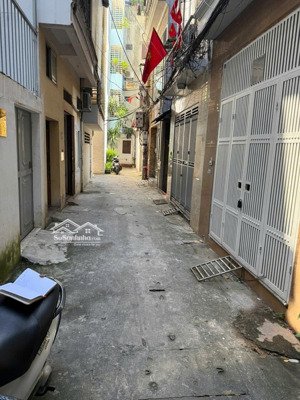 bán nhà trung tâm quận thanh xuân, phố tô vĩnh diện, dt 39m2 x 5 tầng, mt 3,5m.