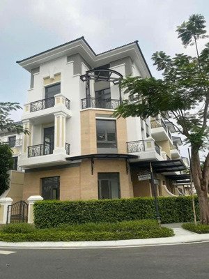 bán gấp căn góc 3 mặt tiền verosa park khang điền - giá 19 tỷ, full nội thất, view công viên
