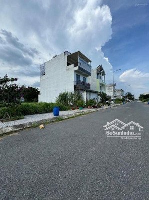 bán đất sau chợ phường 7, tp. bến tre giá 550 triệu/ diện tích 115m2 ngang 5m. sổ riêng. đường oto