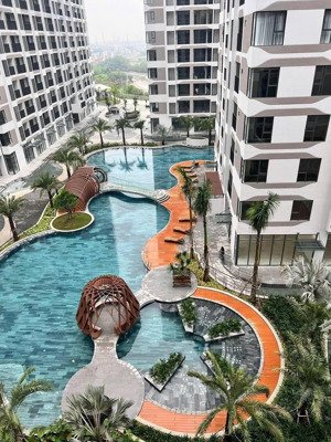 duy nhất 1 căn sân vườn đẹp nhất mt eastmark city bán giá tốt. lh: 