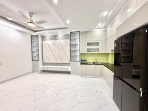 chính chủ bán nhà lê thanh nghị - 46m2 - mặt tiền khủng - đường thông - kinh doanh - 3 bước ra oto