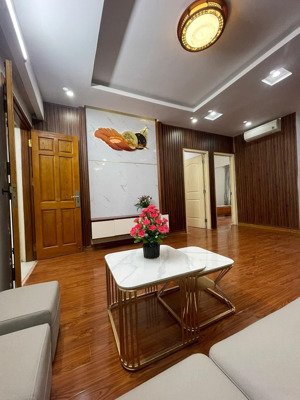 bán nhà 4 tầng đẹp trung tâm vạn phúc, hà đông , 40m, 2 thoáng, hơn 8 tỷ, bán nhanh chuyển đổi