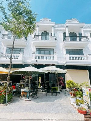 shophouse 3 tầng thăng long sổ hồng. giá 3,4 tỷ. 100m2.