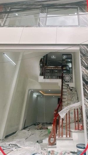 duy nhất nhà mới gần 38m mới - 30m ra vũ lăng - sầm uất trung tâm thanh trì 5.75 tỷ