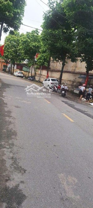 lô góc siêu hiếm nhà 2 tầng + sân kim chung, đông anh