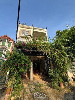 biệt thự sân vườn vip tây hồ, 210m x 6t thang máy, mt 8m nở hậu, oto, giá nhỉnh 40 tỷ