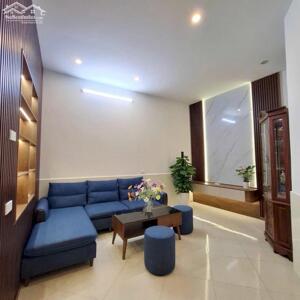 Nhà đẹp cần bán gấp - Gần chợ - Gần ô tô