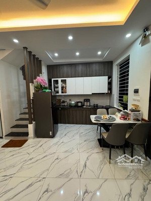 bán gấp nhà riêng tại đại mỗ, 9,8 tỷ, 36m2, 4pn, 4wc, nội thất đầy đủ, gara oto, thang máy