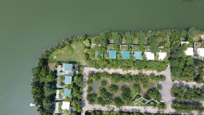 bán villa view hồ, diện tích 500m2 sử dụng, 5 pn, sân vườn rộng, hướng mặt hồ đại lải chỉ 25,5 tỷ