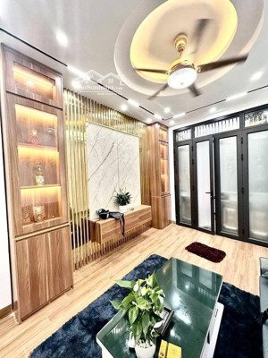 chính chủ gửi bán nhà đỗ đức dục ô tô đỗ cổng diện tích: 35m | 5 tầng | mặt tiền 5.5m