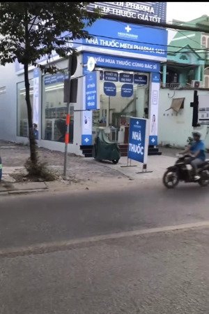 chủ ngộp hạ giá bán nhà mặt tiền tỉnh lộ 10 chỉ bằng giá trong hẻm.