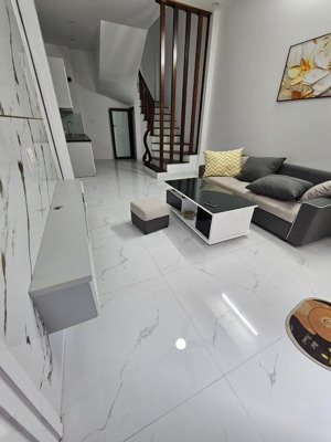 bán nhà 5 tầng mới kínhkong - 205 xuân đỉnh - hàng xóm ngoại giao đoàn - một nhà ra ô tô tránh