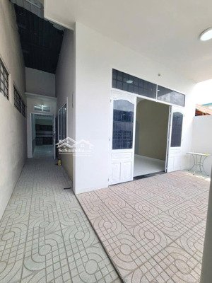 bán nhà cấp 4 cách đường nguyễn bính chỉ 100m dt 95,6m2 sổ sẵn đi ra svđ dĩ an trong 5p di chuyển.