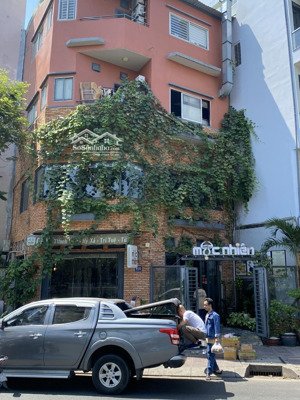 bán nhanh góc 2 mặt tiền hoa phượng, p. 2, q. phú nhuận, dt 8x18m, 1 hầm 4 lầu, giá 52tỷ