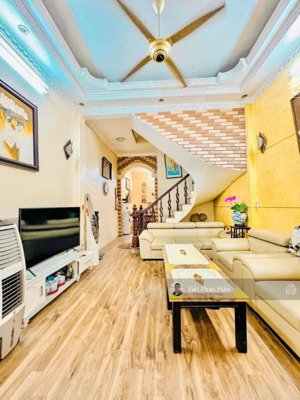 bán nhà trịnh công sơn gần cv nước hồ tây, nhà hàng sen tây hồ 60m2 4 tầng.