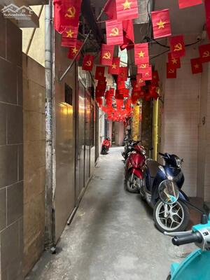 Bán nhà Ngọc khánh 35m2 vị trí đẹp ngõ ba gác thông đủ nội thất 8.5 tỷ