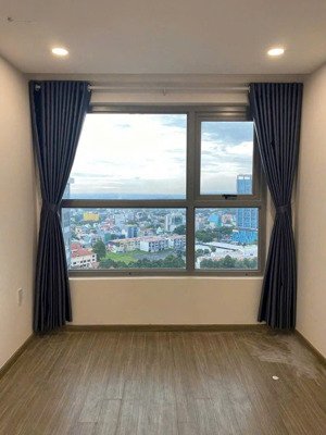căn duy nhất giá 5.5triệu chung cư hapoy one central 50m2 1pn 1wc