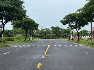 siêu phẩm ngang 7m.chính chủ bán lô đất đường phan đình thông ngay bãi tắm tân trà