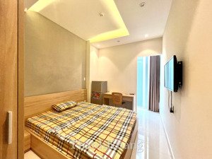 cho thuê căn hộ studio thang máy hầm xe, thiết kế luxury, ngay sân vận động phú thọ q10