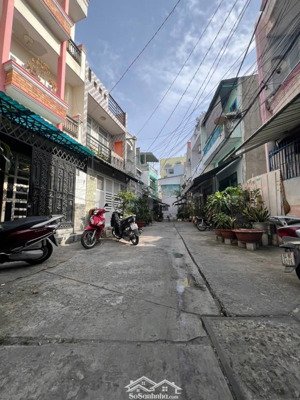 nhà mới 4 tầng ,54m2 bình trị đông- sát khu tên lửa, hẻm ôtô thông thoáng , alo xem ngay kẻo lở