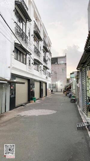 Nhà 4 tầng, HXH 6m, ngay đường Tô Ngọc Vân, 64m2, giá 5.9 tỉ TL.