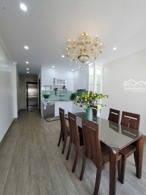 bán nhà long biên - nguyễn văn cừ - ngõ nông - ô tô đỗ cửa - thang máy - nhà mới tinh - 12.x tỷ