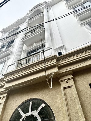 nhà mặt ngõ sau mặt đường phố lê lợi, 2 oto chui trong nhà. điểm đẹp mở spa, nha khoa, thẩm mỹ viện