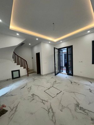 lô góc siêu đẹp - 5m ra - phố láng trung tâm ngã tư sở