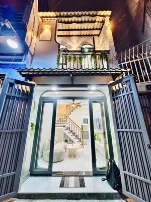 siêu vị trí hoàng hoa thám-gần chợ cây quéo-hxh cách mặt tiền 30m-3pn-nở hậu-full nội thất