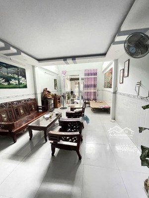 1 lầu 1 lửng - có sân riêng để xe - nguyễn duy phương , bình chánh , hcm