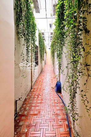 bán gấp nhà 2 tầng, hẻm ô tô, - siêu phẩm ngã tư hàng xanh , giá chỉ 4.x tỷ