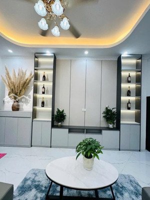 siêu phẩm nhà thạch bàn 45m x 5 tầng 7,9 tỷ có tl - nhà phân lô - xây mới - full nội thất xịn sò