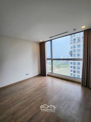 cần bán căn 4pn view sông trực diện giá tốt nhất hiện tại 22.5 tỷ lh:0917911948