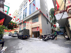 hiếm - chủ cần kinh tế thiện chí bán nhà phân lô quân đội ngoại giao đoàn 45m - 5 tầng - ô tô tránh