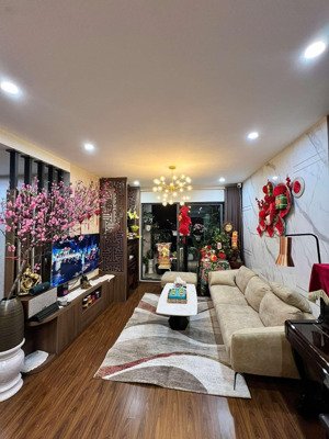 hà nội homeland : bán căn góc 3pn ban công đn mới đẹp.