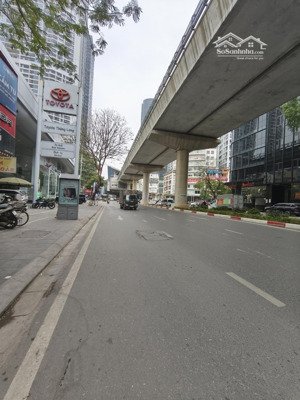mặt phố cầu giấy - ô tô tránh - vỉa hè rộng - 69.3m2 - 2 tầng - mt 6.2m - kinh doanh - giá 22 tỷ