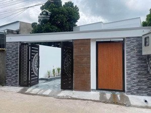 sở hữu ngay căn nhà cấp 4 sổ sẵn cách sân bóng hoàng cung mỹ phước 1 chỉ 2km dt 95m2 nhà đúc cọc 5m