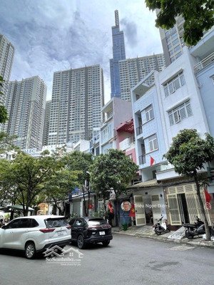 bán nhà hẻm vip nguyễn hữu cảnh phân lô cán bộ hải quân sát landmark 81. 5 tầng btct chỉ 10.5 tỷ