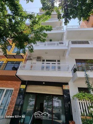 bân nhà 4.5 tầng mt hồ nghinh đoạn sầm uất giá rẻ nhất khu vực