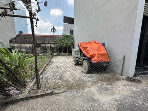 cần tiền bán gấp 42m2 đất đức thượng_xã hoài đức. ô tô đỗ cửa, 2 thoáng, ngay trục chính