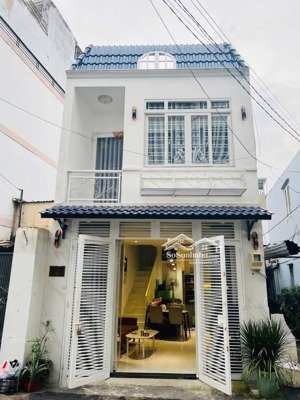 bán gấp trả nợ nhà đang ở tại hẻm 8m đường phạm văn chiêu, phường 9