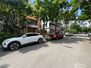 bán biệt thự kđt linh đàm 210m² x 4 tầng , mt: 11m, vỉa hè rộng chào giá đầu tư 57,5 tỷ