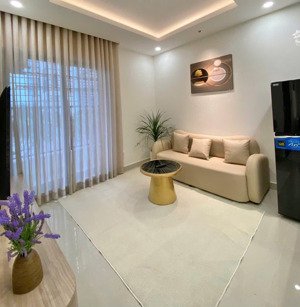 bán căn 42 m2 , 1 pn , view công viên thoáng mát , nội thất đẹp , giá chỉ 2,63 tỷ , lh 