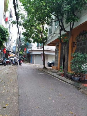 cho thuê nhà phố trung kính, mạc thái tổ, cầu giấy, có thang máy. diện tích 55m2 x 6 tầng.