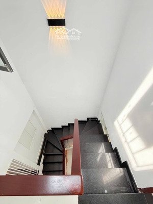 siêu phẩm nhà đẹp full nội thất hẻm ôtô gần sân bay chỉ 4,39 tỷ