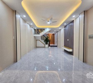 nhà song hành phường đông hưng thuận q12 sát trường chinh tân bình 4,10x 14 trệt lầu nhà đẹp mê ly
