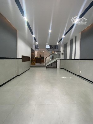 cần bán nhà 3 tầng mặt tiền đường 7m5 hoài thanh ngay hàm tử, đh kinh tế, khu pháo hoa