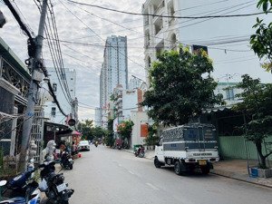 hot! kẹt tiền bán đất tặng nhà 5x28m, giá 14 tỷ, mặt tiền đường lê thị chợ, phú thuận, quận 7