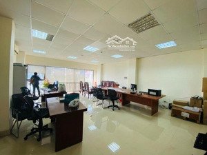 văn phòng mới tinh, cực đẹp tại hoàng cầu, 50m2, giá tốt chỉ từ 10 triệu/tháng