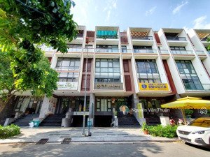 bán gấp nhà 7m mặt tiền, 5 tầng, gần đường nguyễn thị nhung vị trí trung tâm vạn phúc city